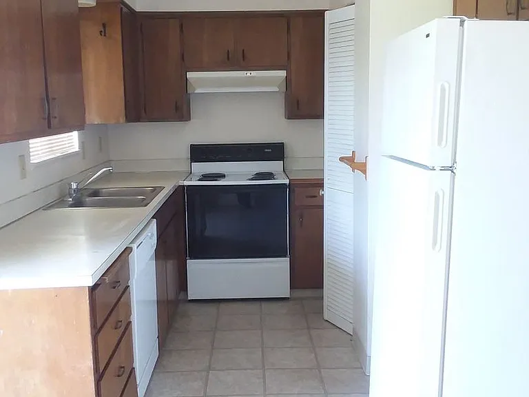 530 & 570 Cedar St #535 & 573 — Photo 19