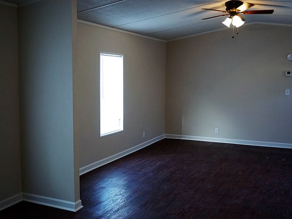 2nd image of 412 Edgewood Dr Trlr 8