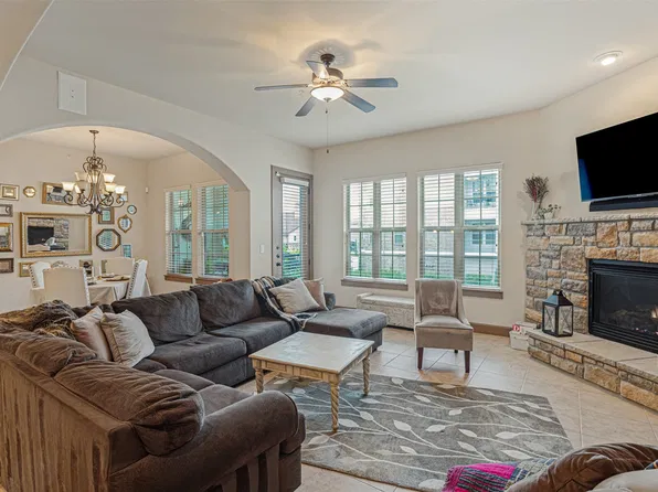 610 Via Ravello #212, Irving, TX 75039