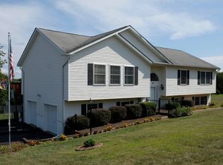 17 Monte Vista Dr, Walden, NY 12586