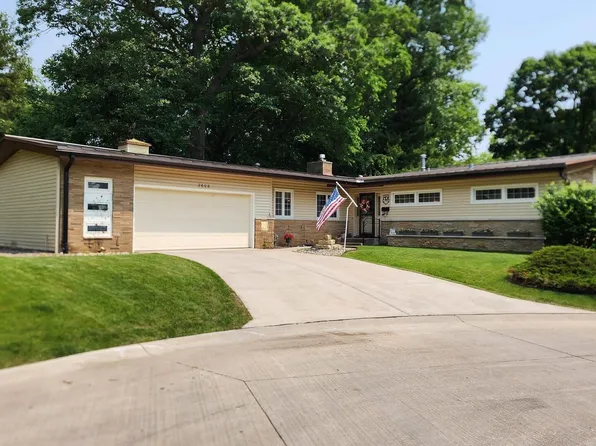 2606 4th Street Ct, East Moline, IL 61244