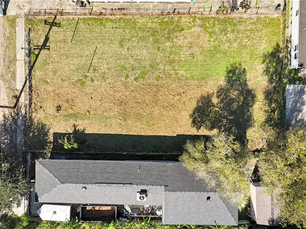 2821 Marigny St, New Orleans, LA 70122