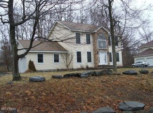 118 Brandyshire Dr, Tamiment, PA 18371