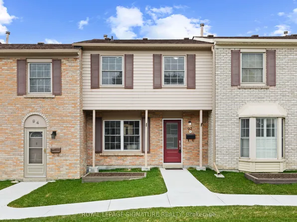 580 Eyer Dr #93, Pickering, ON L1W 3B7