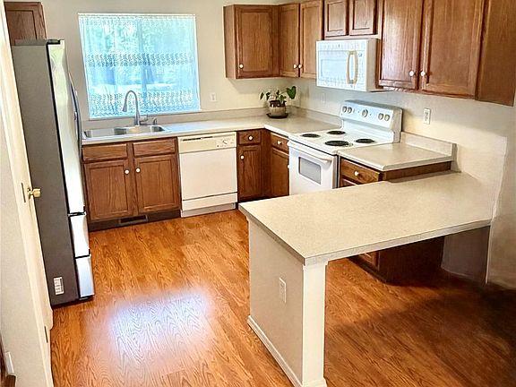 3rd image of 5006 Hawk Meadow Drive