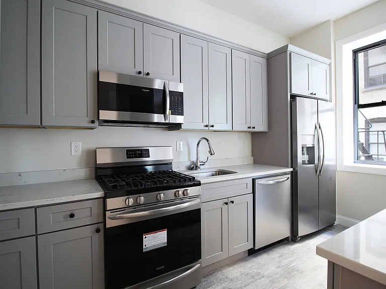 940 Street Nicholass Ave #1J — Photo 1