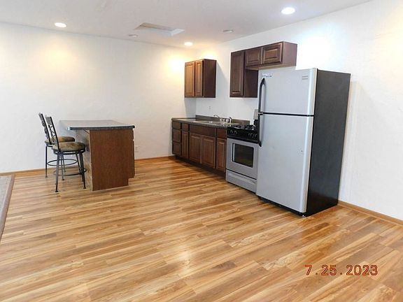 5th image of 1114 W A St #1