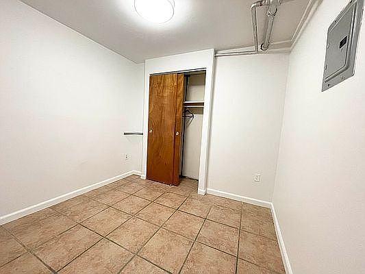 4th image of 307 E 91st St #B
