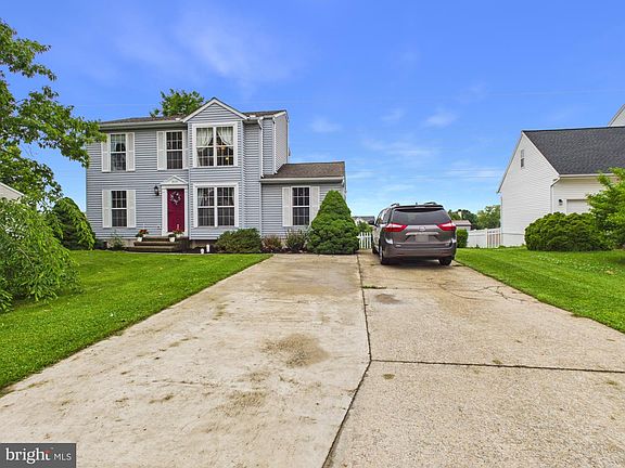 2nd image of 3110 Hackberry Ln