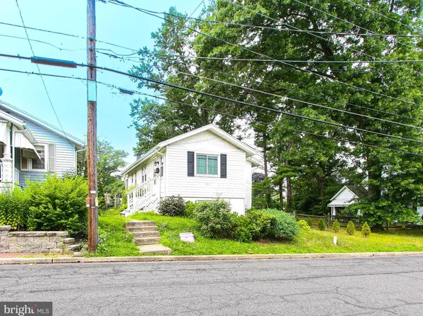 105 Penn St, Pennsburg, PA 18073