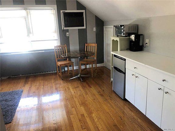 4th image of 252 Washington Blvd