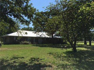 1050 Roth Rd, Bowie, TX 76230