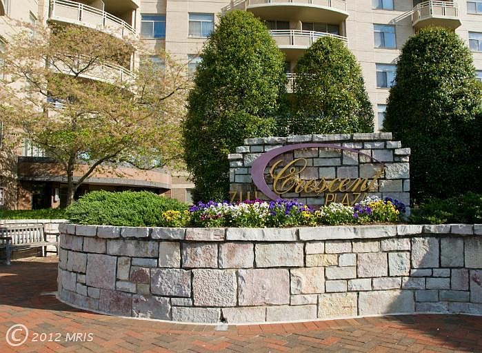 1st image of 7111 Woodmont Ave APT 318