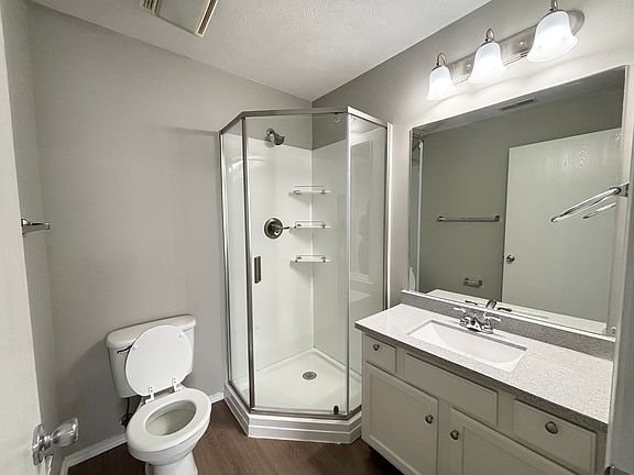 3rd image of 1101 Ekstam Dr #1-206