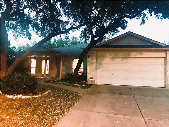 2nd image of 1020 Balanced Rock Pl