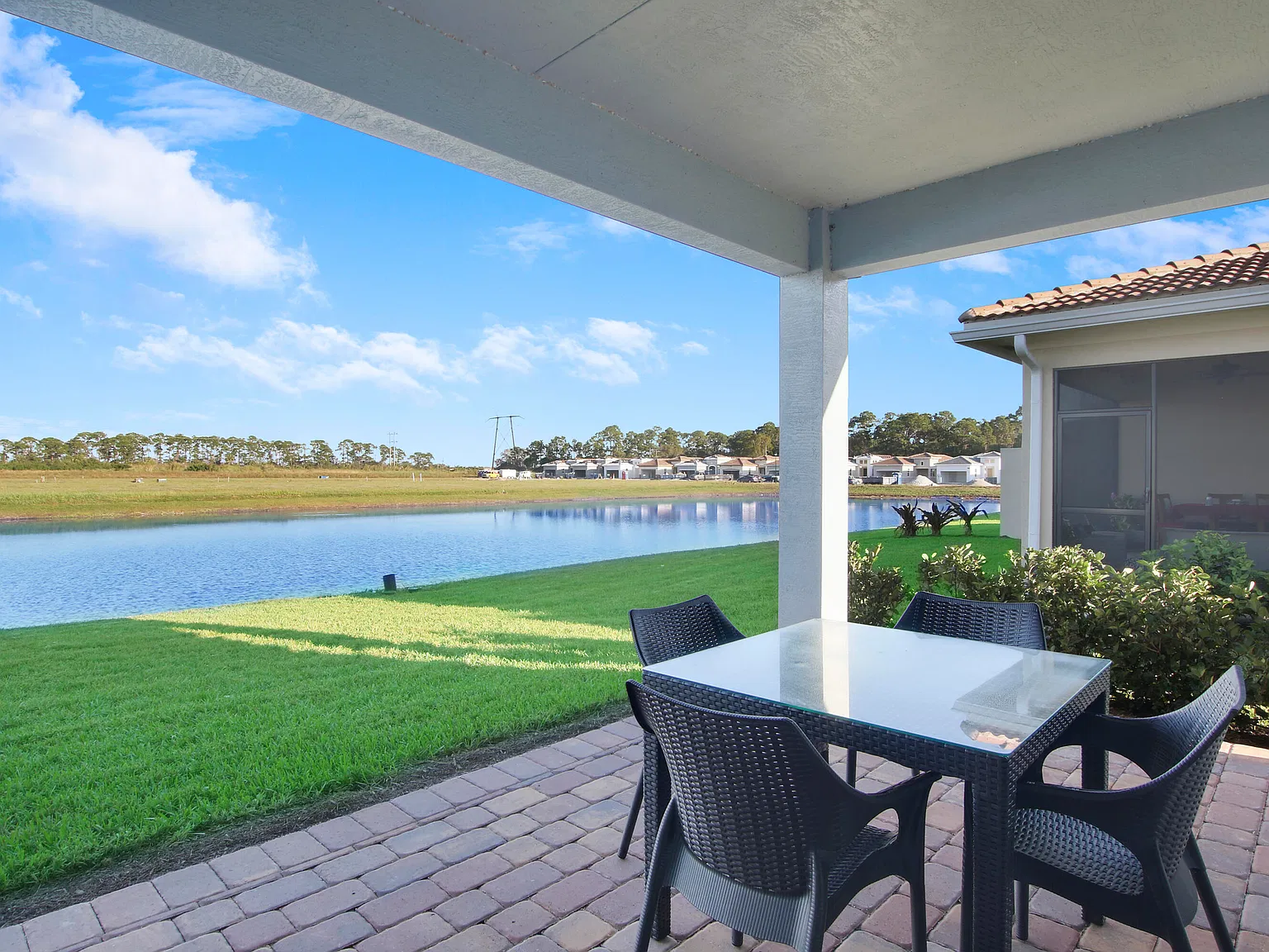 2 bed, 2.0 bath, 1620 sqft, $3,000 — Photo 4
