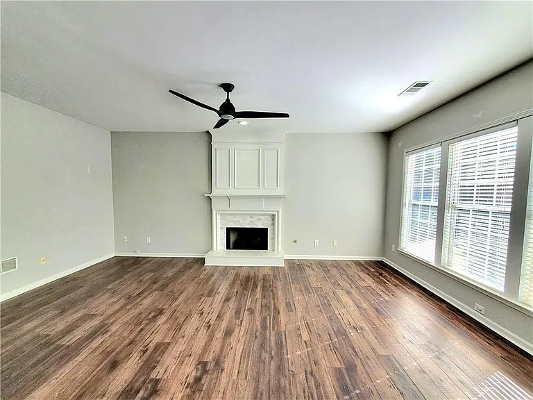 5260 W Price Rd — Photo 9