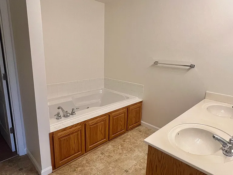 96 John Mark Ct — Photo 6