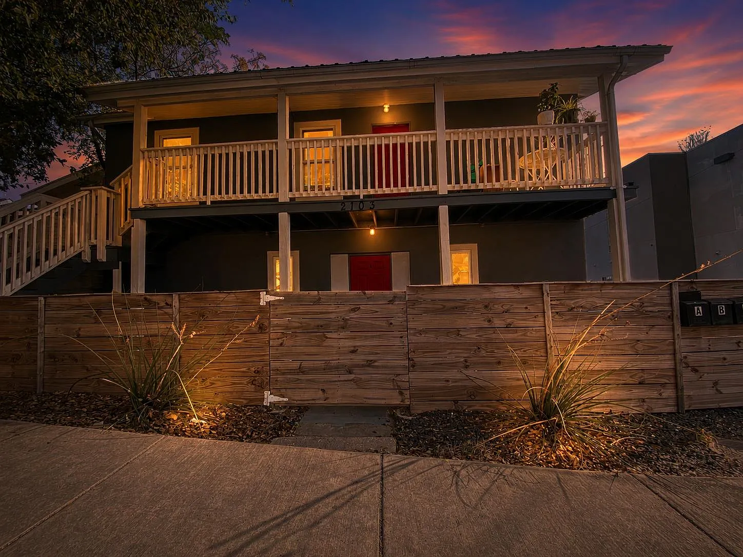1 bed, 1.0 bath, 724 sqft, $1,200 — Photo 1