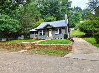 18 Proctor St, Murphy, NC 28906