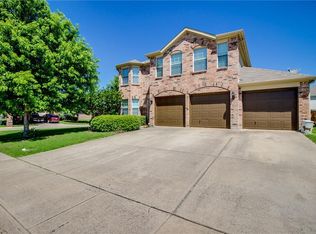 101 Sunburst Dr, Waxahachie, TX 75165
