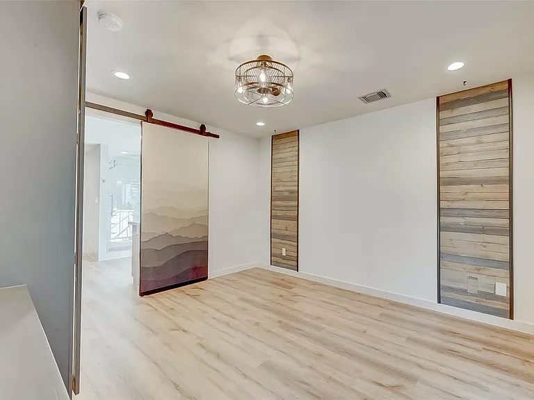 926 Heights Blvd — Photo 13