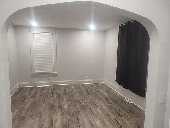 2nd image of 1039 E Pershing St Floor 1