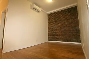 Rented by Green Light Real Estate Group Corp