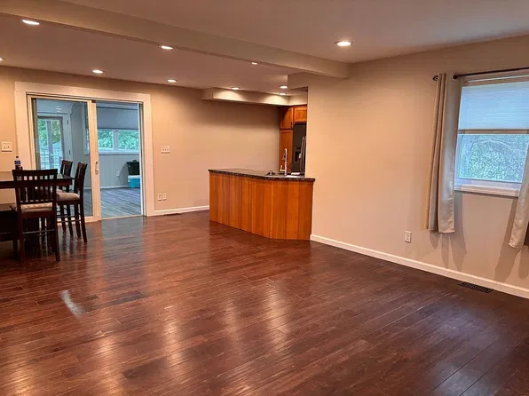 256 Matchaponix Ave, Monroe Township, NJ 08831