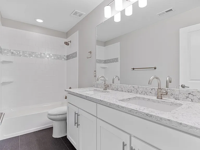 490 W Ridge Cir — Photo 34