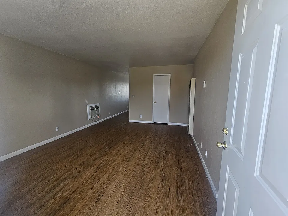 3417 Fairview Dr