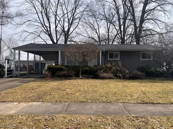 2820 Crestwood Dr NW, Warren, OH 44485