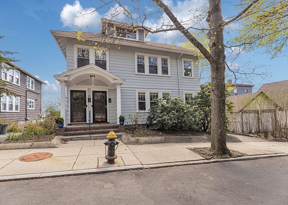 1st image of 38 Guernsey St #1