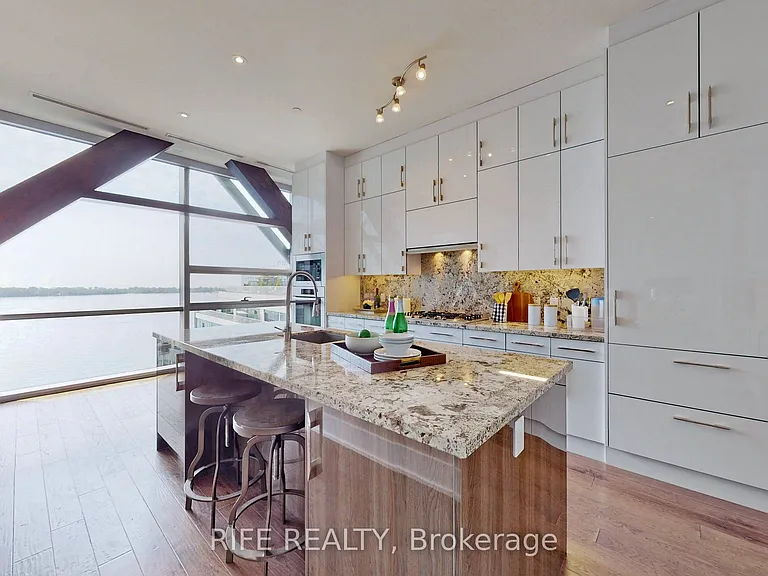 39 Queens Quay E #1208 — Photo 17
