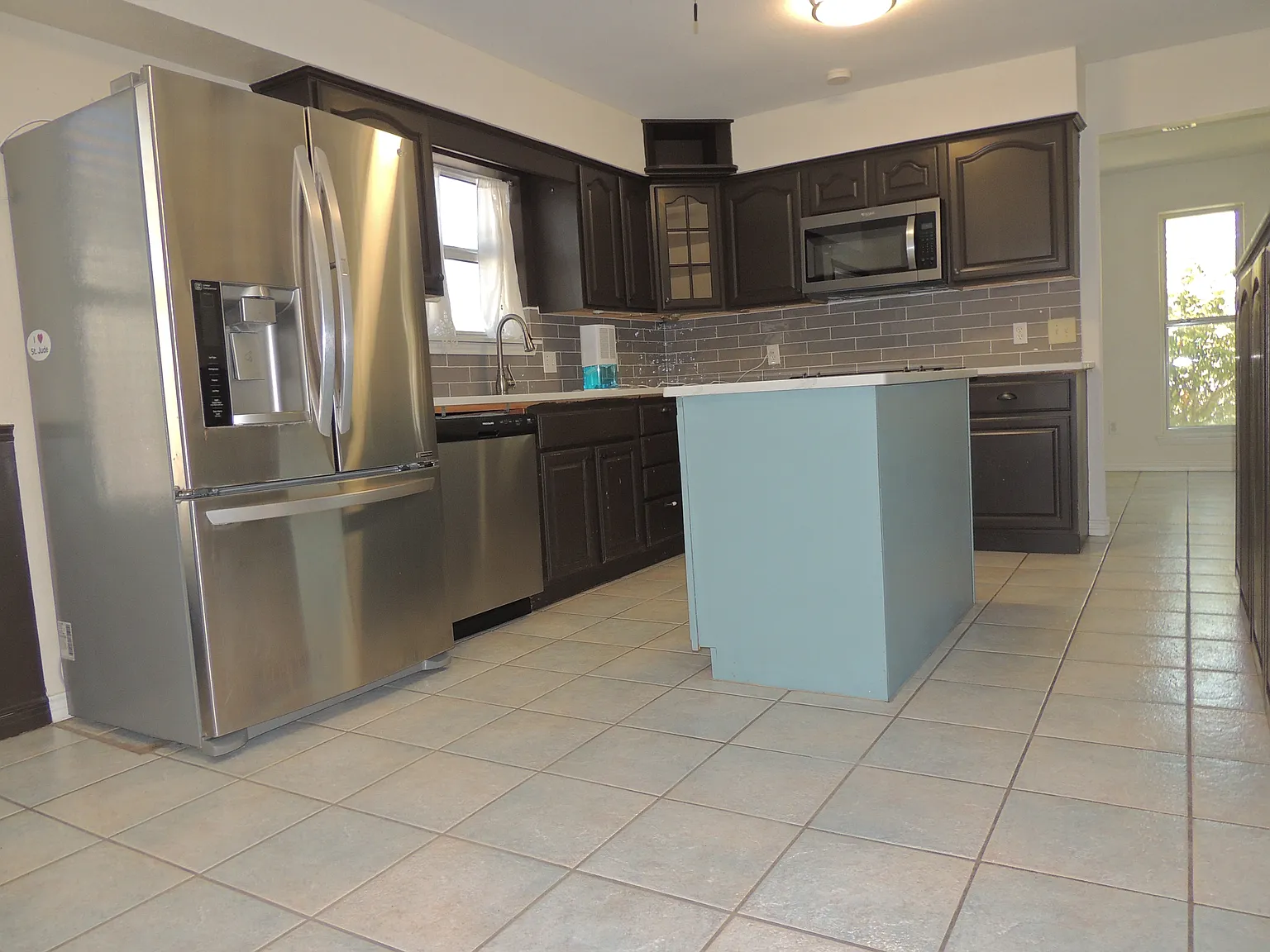 4 bed, 2670 sqft, $2,500 — Photo 3