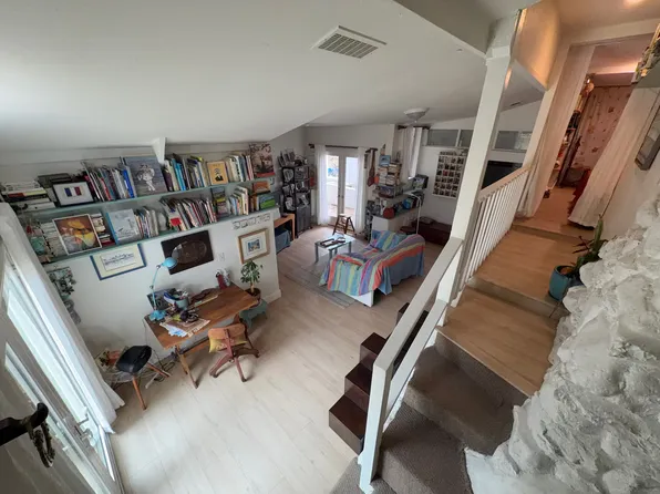 29337 Lake Vista Dr, Agoura Hills, CA 91301