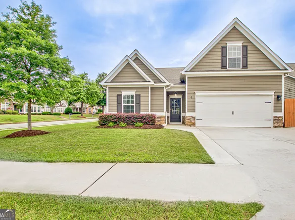 4 Cliffbriar Ter, Newnan, GA 30263
