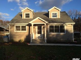 1941 Louis Kossuth Ave, Ronkonkoma, NY 11779