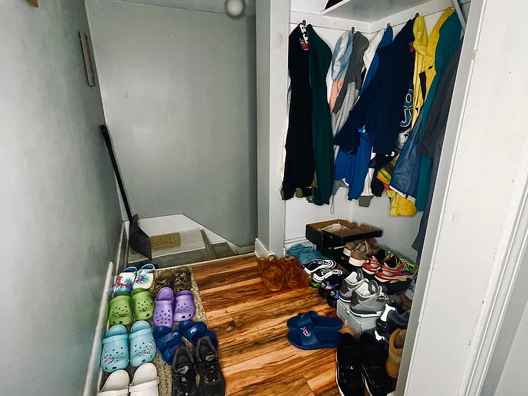 104 Kelburn St #2 — Photo 8