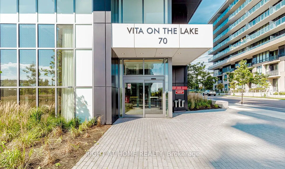 2 bed, $3,200 — Photo 2
