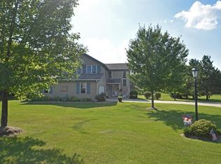 W362S2285 Lisa Ln, Dousman, WI 53118
