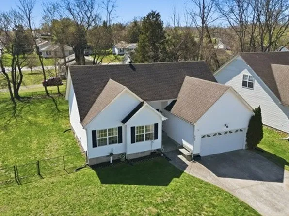 300 Chalet Cir, Clarksville, TN 37040