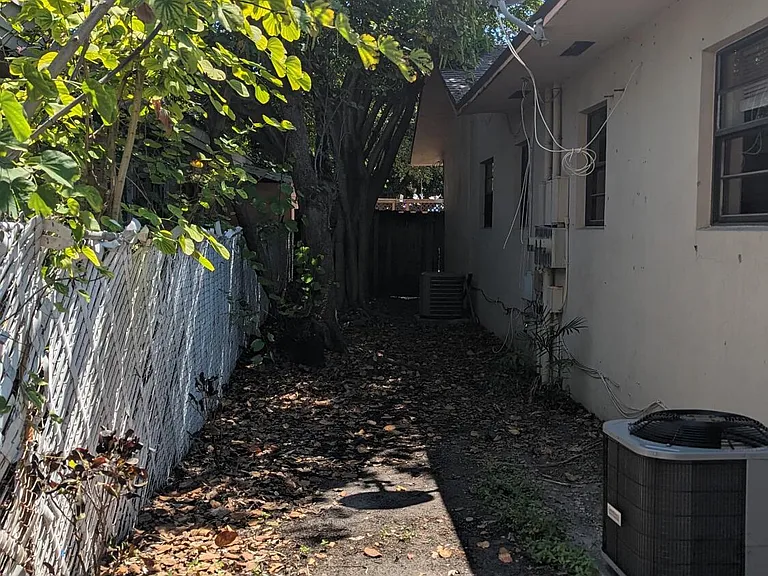 1944 Taft St #2 — Photo 5