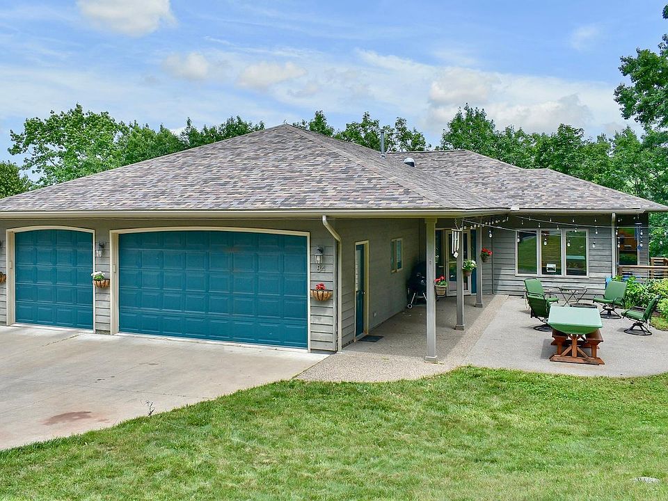 1st image of 84 Lyngholm Dr
