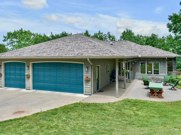 84 Lyngholm Dr, Winona, MN 55987