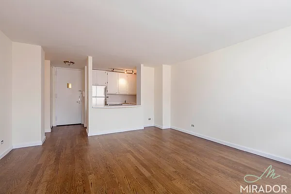 Rented by Mirador Real Estate | media 3