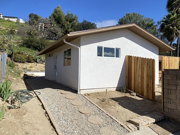 2nd image of 1292 Calle Yucca
