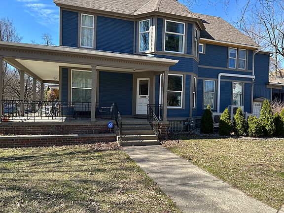 2nd image of 679 Lake Dr SE APT 1