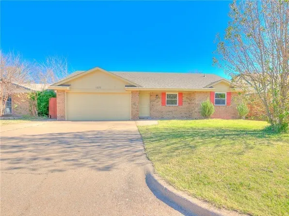 1232 Glenwood Dr, Moore, OK 73160