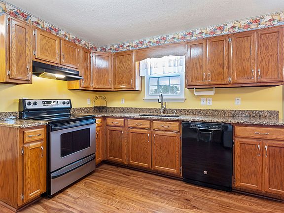 5th image of 2430 Ashwood Dr SE